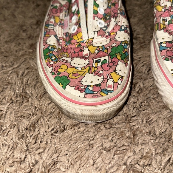 Hello kitty vans - Picture 3 of 10